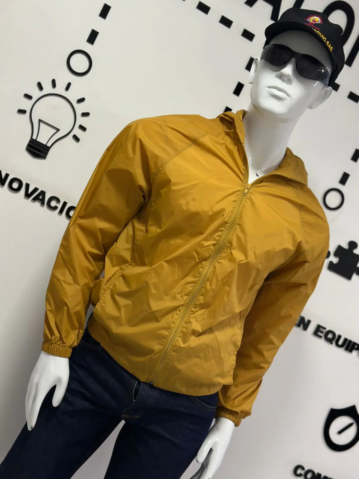 CHAQUETA ROMPEVIENTOS