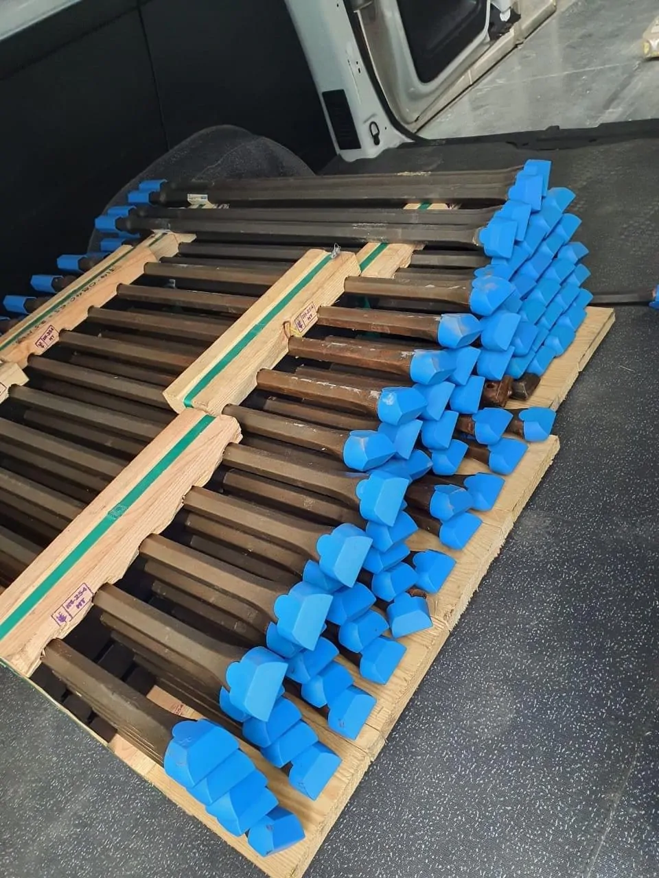 FB46AE21-D65E-4DF0-8B2F-FD4C3CA13635