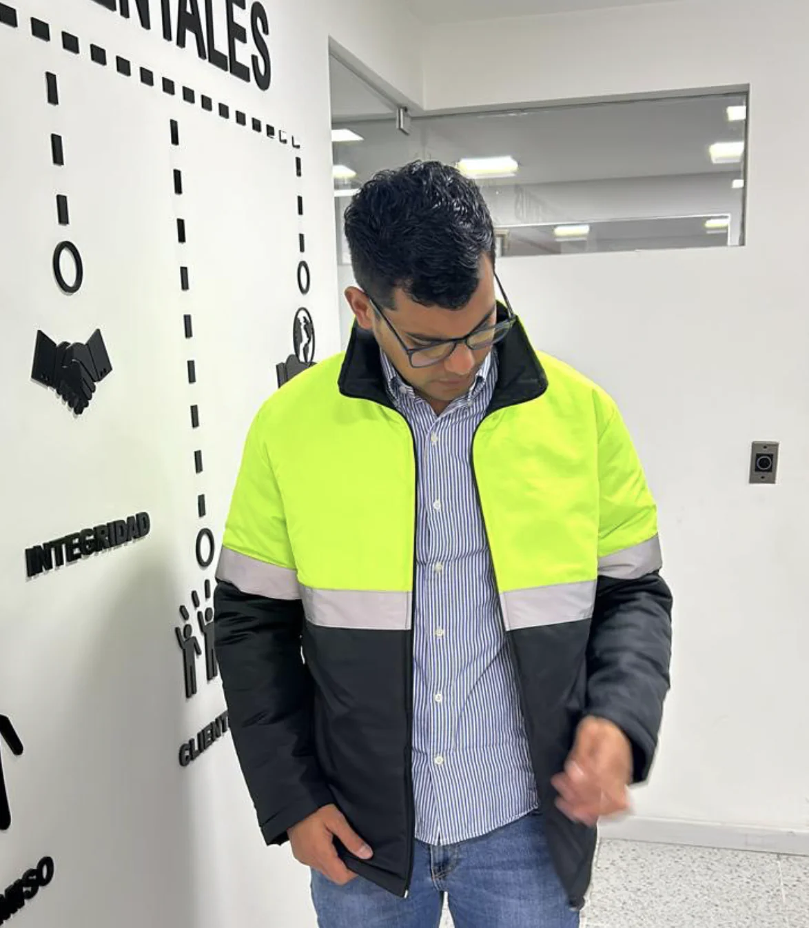 chaqueta fluorescente