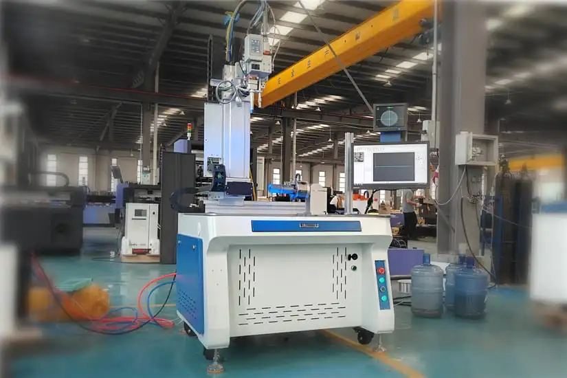 Máquina de soldadura láser de fibra automática3