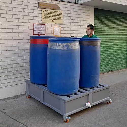 Estiba plástica antiderrame con depósito separado2