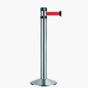 Postes con cinturón para delimitar espacios