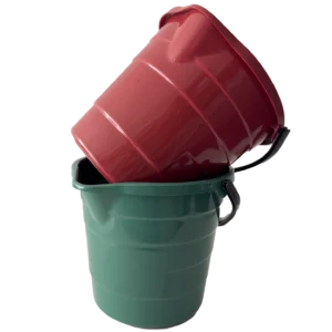 Baldes plásticos